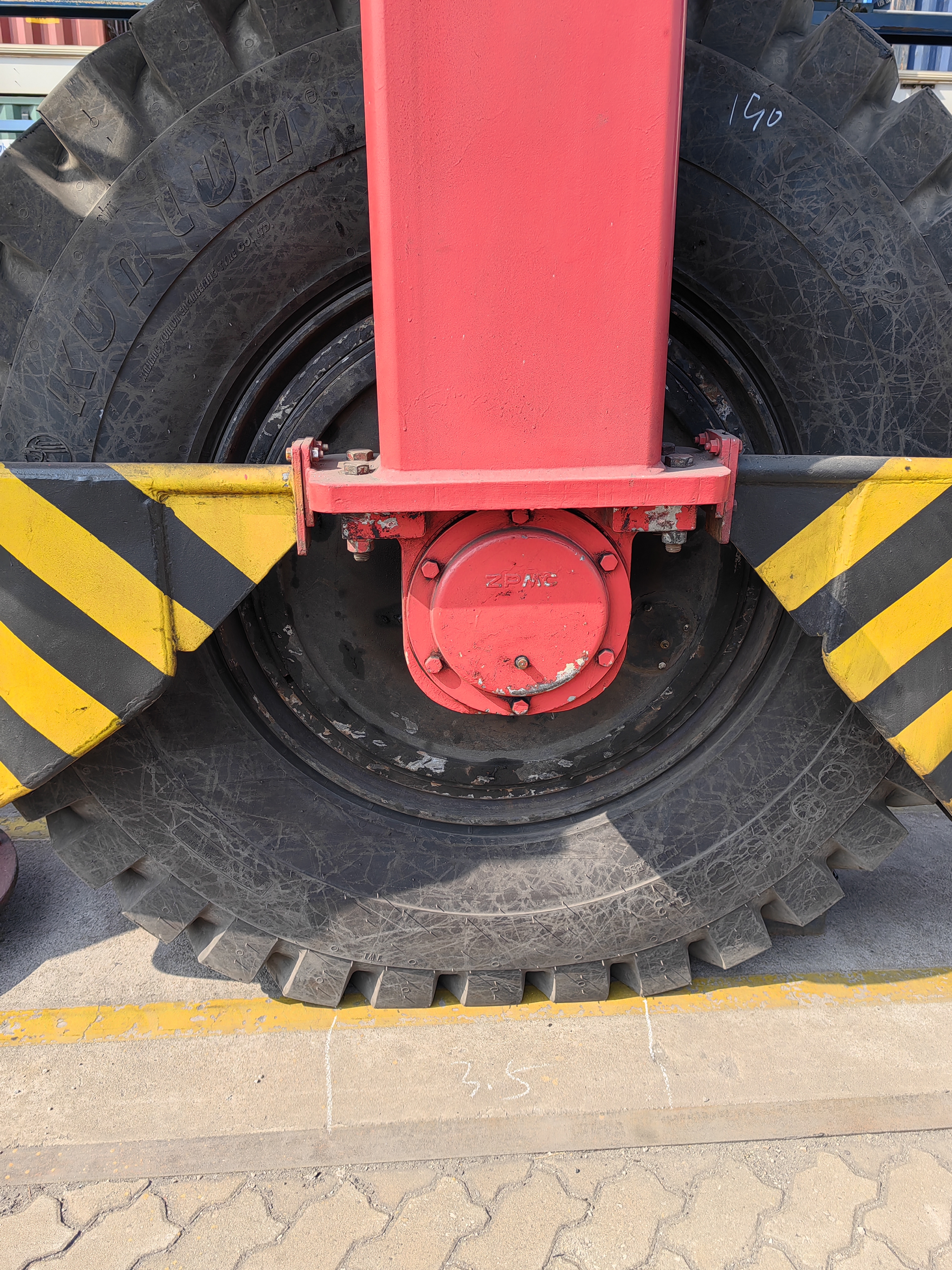 Heavy-duty tire equipment at Tianjin Port